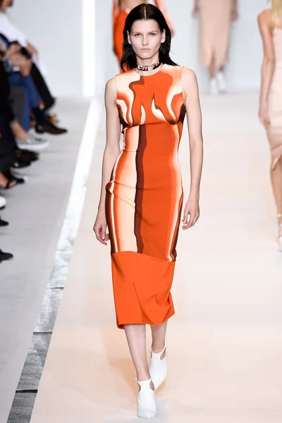 Look 24